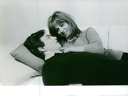 Реколта снимка на Натали Делон зад с Мишел Жак Буарондом.