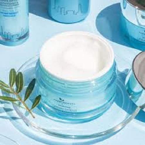 Хидратиращ крем PURE BEAUTY Urban Shield Влажни Cream 50 мл - Осигурява интензивно овлажняване на кожата отвътре и отвън