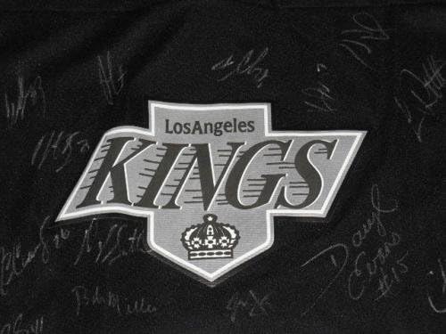 Екипът на Купа Стенли Лос Анджелис Кингс 2014 подписа обучение фланелка (с доказателство!) - Тениски НХЛ с автограф