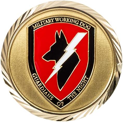 Военни служебни кучета на Министерството на отбраната на САЩ DOD Търсят и защитават монета K-9 Guardians of The Night Challenge