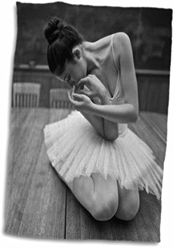 Класическа балерина 3dRose танцува в клас, движейки се като вятъра - Кърпи (twl-216052-3)