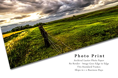 Снимка на Great plains, Принт (без рамка), Изображение на Златната слънчева светлина, Пробивающегося През буреносните облаци на прерията,
