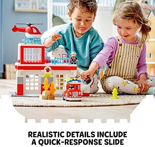 Игри набор от LEGO DUPLO Пожарна станция и хеликоптер 10970, с Игрушечным камион Push & Go за деца, Момчета и момичета от 2 години,