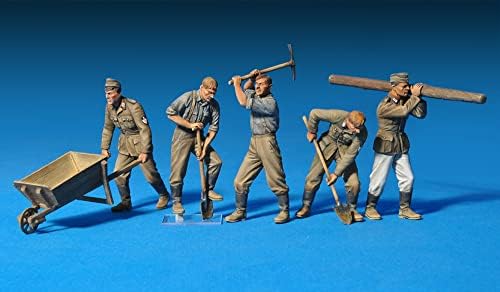 Мини арт-пластика на Германски войници за работа