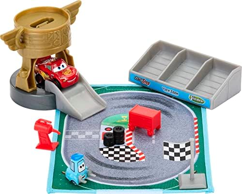 Игри набор от Disney Cars Toys Мини Racers Състезание на Бутални чаши в движение с 1 мини-Играчка машината, Аксесоари и Преносим Калъф