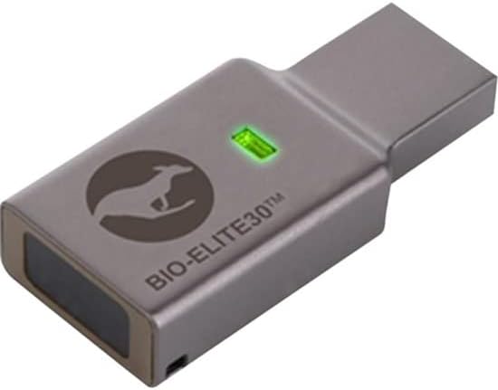 USB флаш устройство с криптирана пръстов отпечатък Kanguru Defender Bio-Elite30