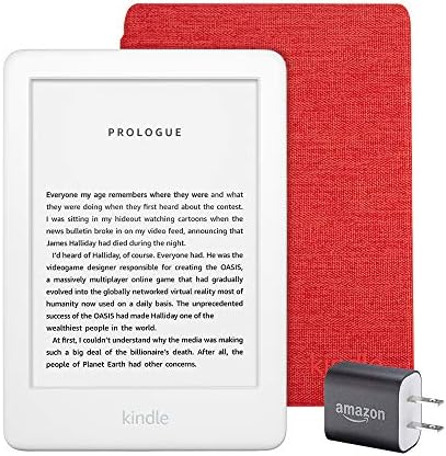 Комплект Kindle Essentials, която включва Kindle, сега с вградена подсветка на предния, черен текстилен калъф Kindle – пясъчно-бяло и адаптер