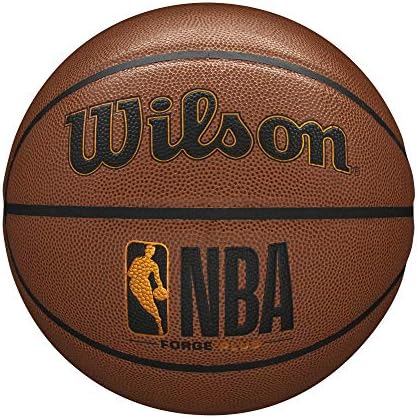 Баскетболни топки от Серията WILSON NBA Forge за помещения и на улицата
